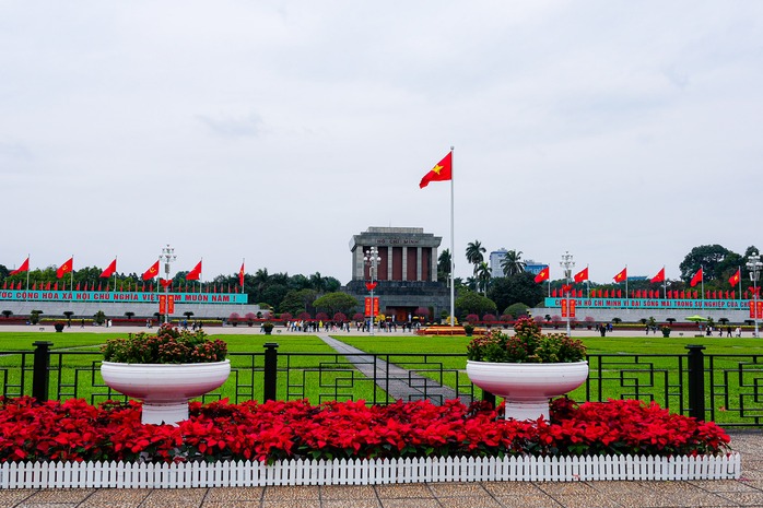 Người Hà Nội thảnh thơi tận hưởng không khí bình yên, uống cà phê ngày 30 Tết- Ảnh 4. Người Hà Nội thảnh thơi tận hưởng không khí bình yên, uống cà phê ngày 30 Tết- Ảnh 4.