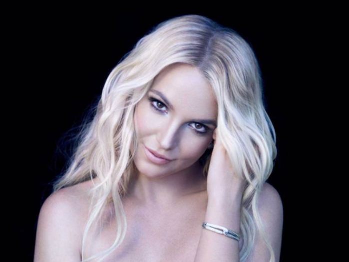 Hồi ký gây chấn động của Britney Spears đến Việt Nam- Ảnh 2. Hồi ký gây chấn động của Britney Spears đến Việt Nam- Ảnh 2.