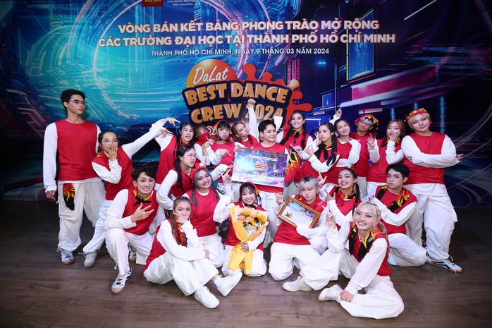 Cuộc chiến nảy lửa của các nhóm nhảy- Ảnh 3. Cuộc chiến nảy lửa của các nhóm nhảy- Ảnh 3.