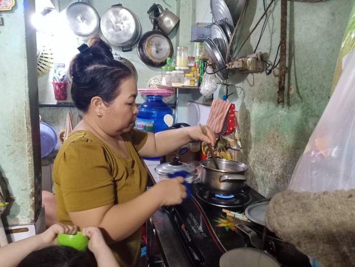 Vì sao nhu cầu tuyển dụng cao, nhiều lao động vẫn khó tìm việc?- Ảnh 1. Vì sao nhu cầu tuyển dụng cao, nhiều lao động vẫn khó tìm việc?- Ảnh 1.
