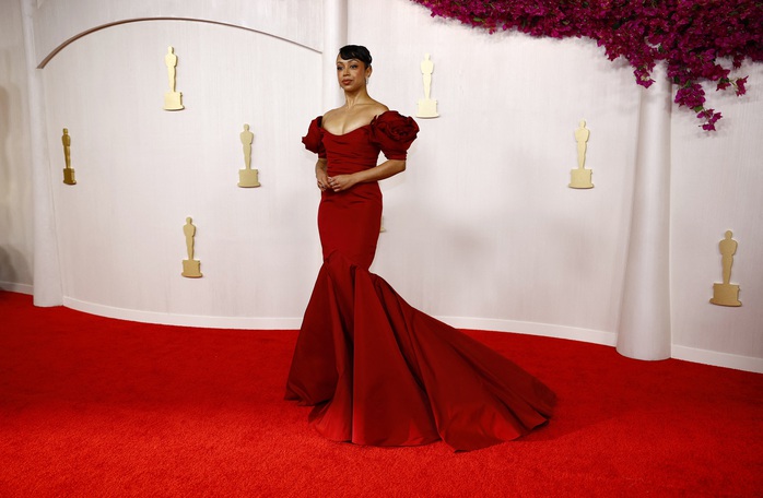 Minh tinh ngã ngửa tại Oscar 2024- Ảnh 3. Minh tinh ngã ngửa tại Oscar 2024- Ảnh 3.