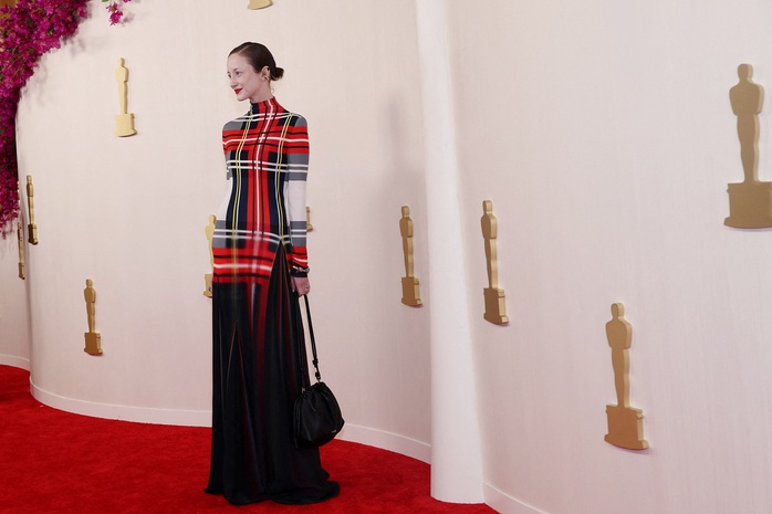 Những bộ đầm xấu tệ tại Oscar 2024- Ảnh 10. Những bộ đầm xấu tệ tại Oscar 2024- Ảnh 10.