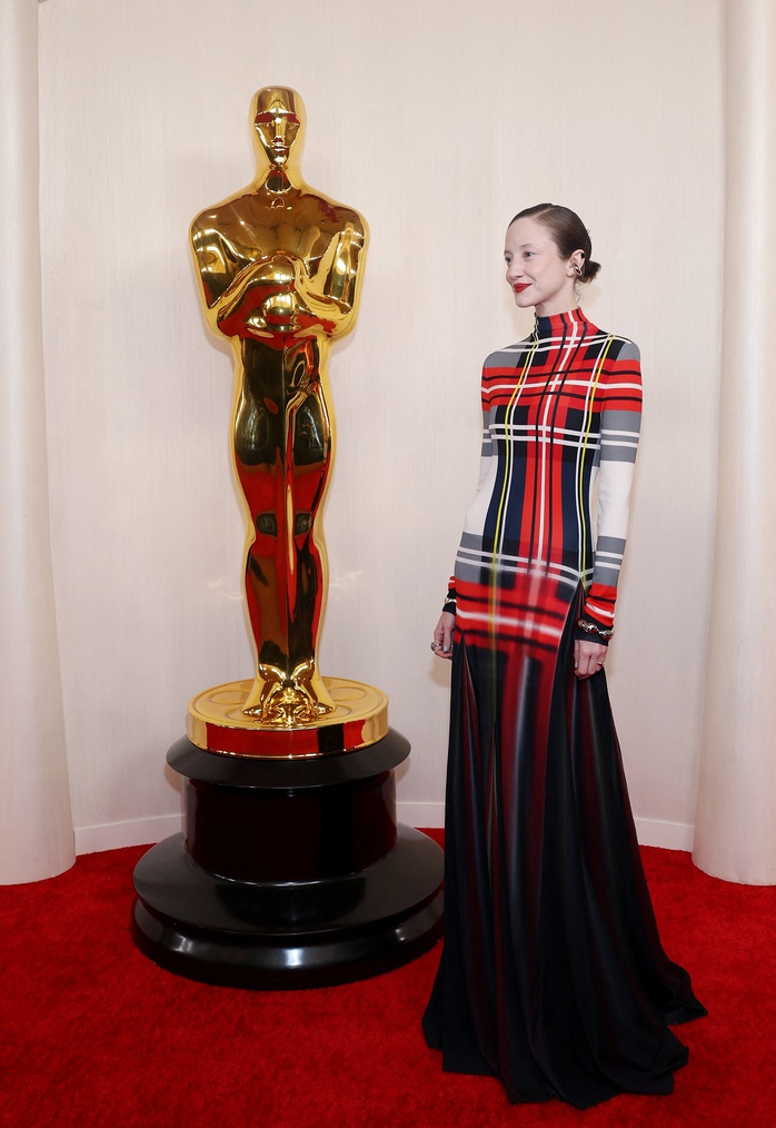 Những bộ đầm xấu tệ tại Oscar 2024- Ảnh 9. Những bộ đầm xấu tệ tại Oscar 2024- Ảnh 9.