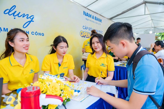 Ngân hàng TMCP Nam Á đến tận các trường để tuyển dụng Ngân hàng TMCP Nam Á đến tận các trường để tuyển dụng