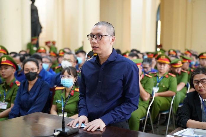 Xét xử vụ Vạn Thịnh Phát: Cựu Tổng Giám đốc tài chính khai việc Xét xử vụ Vạn Thịnh Phát: Cựu Tổng Giám đốc tài chính khai việc