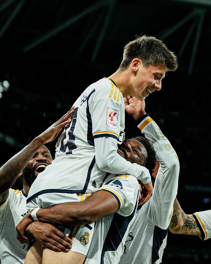 Real Madrid xây chắc ngôi đầu La Liga, Arda Guler có bàn thắng đầu tiên- Ảnh 3. Real Madrid xây chắc ngôi đầu La Liga, Arda Guler có bàn thắng đầu tiên- Ảnh 3.