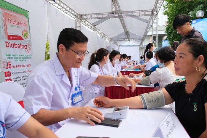 Đề xuất điều chỉnh mức hưởng BHYT có lợi cho người dân- Ảnh 2. Đề xuất điều chỉnh mức hưởng BHYT có lợi cho người dân- Ảnh 2.