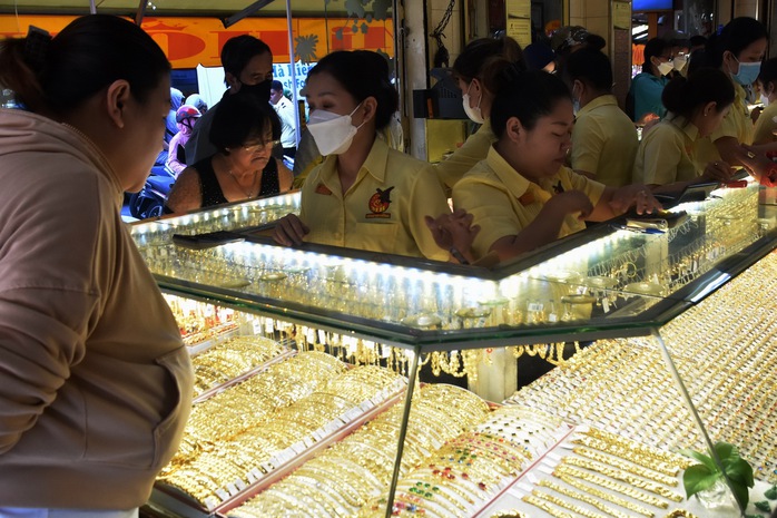 Giá vàng hôm nay, 12-3: Nhiều yếu tố bất ngờ- Ảnh 1. Giá vàng hôm nay, 12-3: Nhiều yếu tố bất ngờ- Ảnh 1.