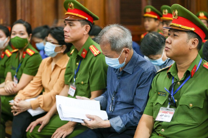 Xét xử vụ Vạn Thịnh Phát: Tiếp tục thẩm vấn Trương Mỹ Lan- Ảnh 3. Xét xử vụ Vạn Thịnh Phát: Tiếp tục thẩm vấn Trương Mỹ Lan- Ảnh 3.