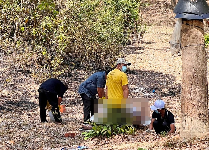 Thi thể nghi cán bộ Viện Kiểm sát nhân dân chết cháy trong rừng cao su- Ảnh 1. Thi thể nghi cán bộ Viện Kiểm sát nhân dân chết cháy trong rừng cao su- Ảnh 1.