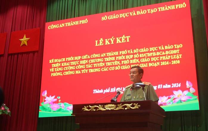 Công an TP HCM ký kết với Sở GD-ĐT cùng phòng chống ma túy trong trường học - Ảnh 1. Công an TP HCM ký kết với Sở GD-ĐT cùng phòng chống ma túy trong trường học - Ảnh 1.