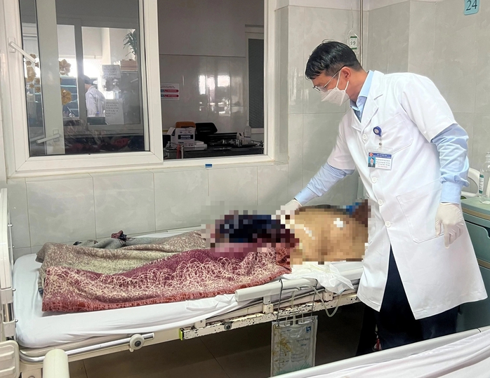 Đi tiểu khó khăn, người đàn ông tự cắt lìa dương vật- Ảnh 1. Đi tiểu khó khăn, người đàn ông tự cắt lìa dương vật- Ảnh 1.