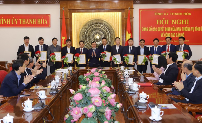 Thanh Hóa công bố quyết định về công tác cán bộ- Ảnh 1.