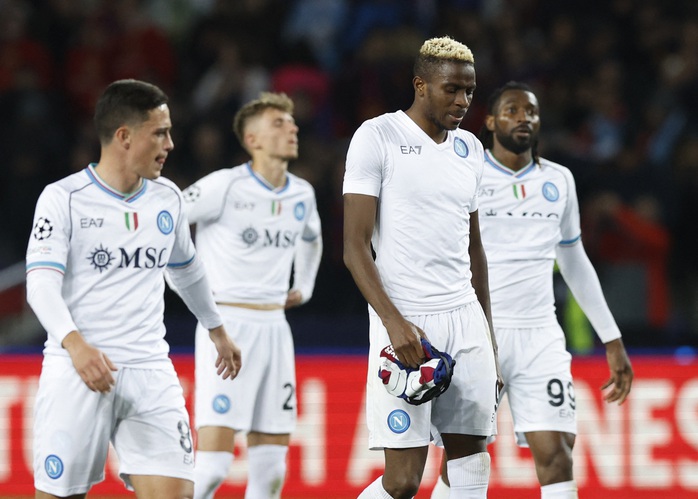 Sao 20 tuổi lập công, Barcelona loại Napoli ở Champions League- Ảnh 5.