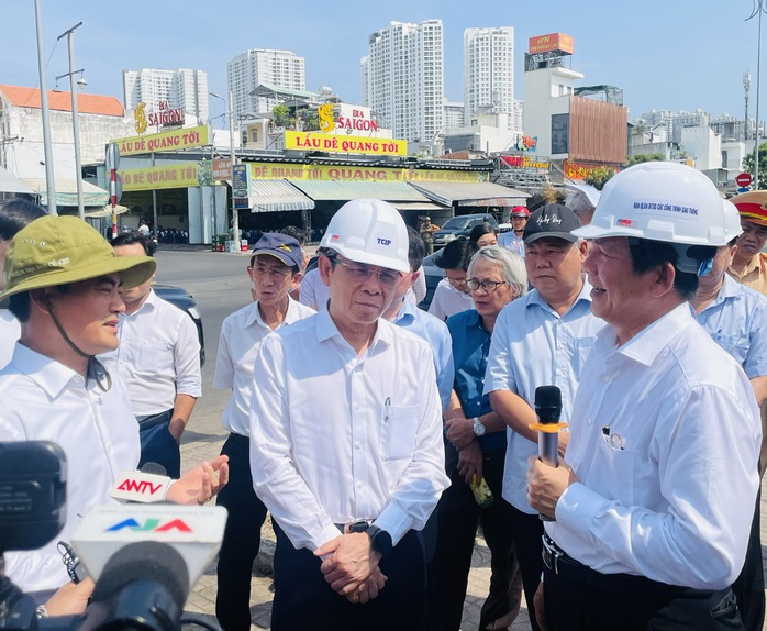 Bí thư Thành ủy TP HCM đi kiểm tra 2 dự án lớn- Ảnh 3. Bí thư Thành ủy TP HCM đi kiểm tra 2 dự án lớn- Ảnh 3.