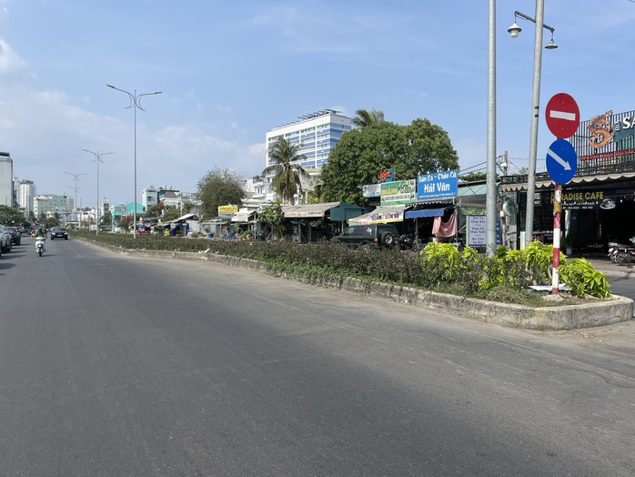 Bí thư Thành ủy TP HCM đi kiểm tra 2 dự án lớn- Ảnh 4. Bí thư Thành ủy TP HCM đi kiểm tra 2 dự án lớn- Ảnh 4.