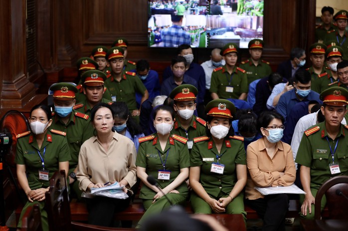 Ngày làm việc thứ 7 của phiên tòa xét xử vụ án Vạn Thịnh PhátẢnh: Hoàng Triều Ngày làm việc thứ 7 của phiên tòa xét xử vụ án Vạn Thịnh PhátẢnh: Hoàng Triều