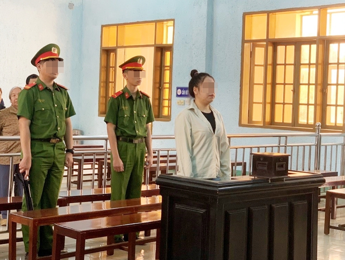 Hoãn phiên tòa xử Hoãn phiên tòa xử