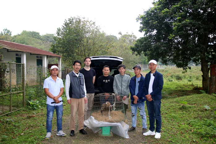 Cứu hộ Đại bàng đầu nâu cực kỳ quý hiếm- Ảnh 2. Cứu hộ Đại bàng đầu nâu cực kỳ quý hiếm- Ảnh 2.