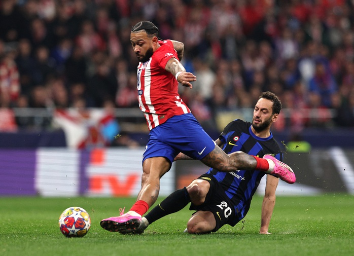 Sút luân lưu tệ hại, á quân Inter Milan đánh rơi vé tứ kết Champions League- Ảnh 3. Sút luân lưu tệ hại, á quân Inter Milan đánh rơi vé tứ kết Champions League- Ảnh 3.