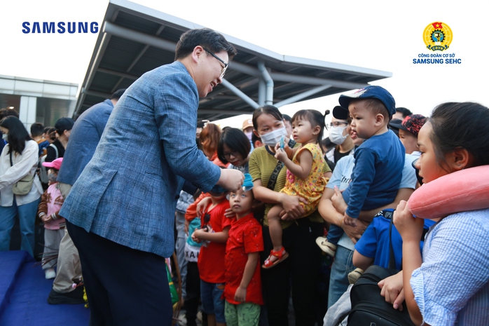 Tuyển lao động: Vì sao kẻ ăn không hết, người lần không ra?- Ảnh 1. Tuyển lao động: Vì sao kẻ ăn không hết, người lần không ra?- Ảnh 1.