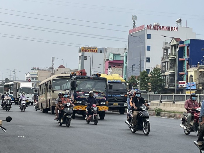 Tiếp tục đề xuất giải pháp “xóa điểm đen” vòng xoay An Sương- Ảnh 2. Tiếp tục đề xuất giải pháp “xóa điểm đen” vòng xoay An Sương- Ảnh 2.