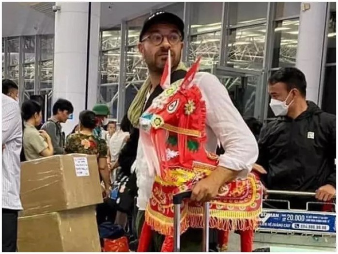 Hai anh Tây đang hot nhất mạng xã hội lúc này- Ảnh 2. Hai anh Tây đang hot nhất mạng xã hội lúc này- Ảnh 2.