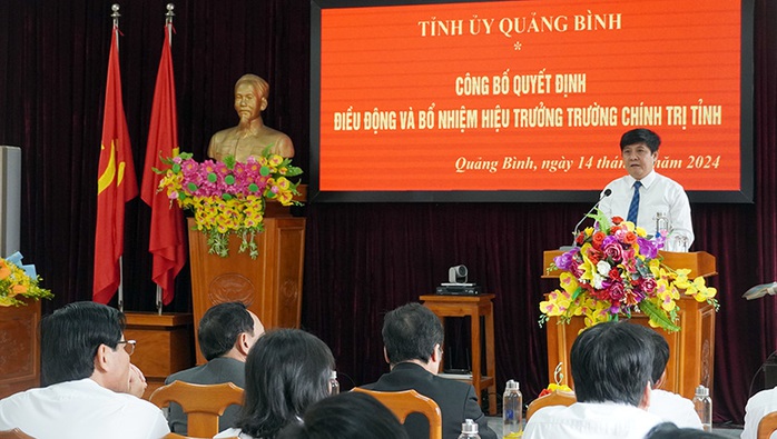 Tiếp tục bổ nhiệm, điều động nhiều cán bộ chủ chốt ở Quảng Bình- Ảnh 1. Tiếp tục bổ nhiệm, điều động nhiều cán bộ chủ chốt ở Quảng Bình- Ảnh 1.