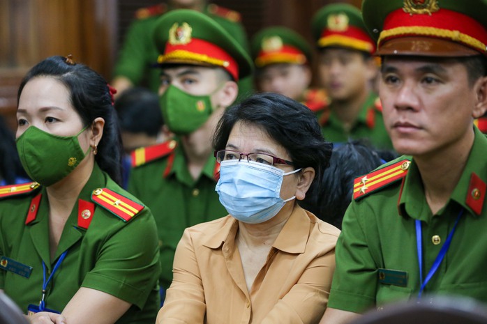 Xét xử vụ án Vạn Thịnh Phát: Cựu Trưởng đoàn thanh tra muốn khắc phục hậu quả để giảm bớt sự xấu hổ- Ảnh 1. Xét xử vụ án Vạn Thịnh Phát: Cựu Trưởng đoàn thanh tra muốn khắc phục hậu quả để giảm bớt sự xấu hổ- Ảnh 1.