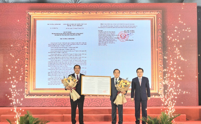 Bộ trưởng Nguyễn Thanh Nghị đặt nhiều kỳ vọng lớn vào TP Hà Tiên- Ảnh 5. Bộ trưởng Nguyễn Thanh Nghị đặt nhiều kỳ vọng lớn vào TP Hà Tiên- Ảnh 5.