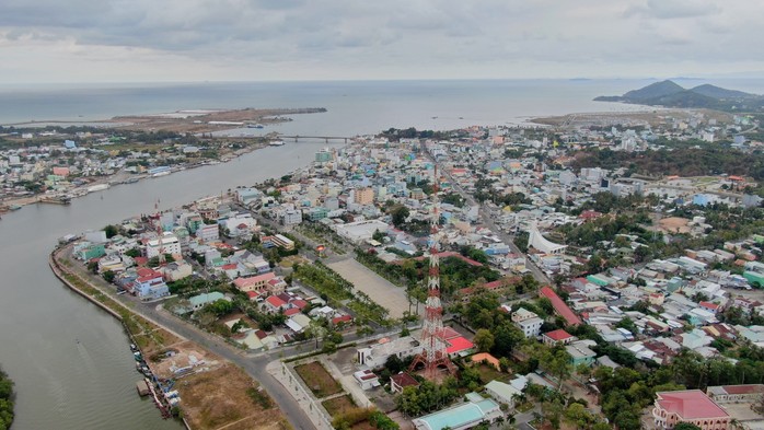 Bộ trưởng Nguyễn Thanh Nghị đặt nhiều kỳ vọng lớn vào TP Hà Tiên- Ảnh 1. Bộ trưởng Nguyễn Thanh Nghị đặt nhiều kỳ vọng lớn vào TP Hà Tiên- Ảnh 1.