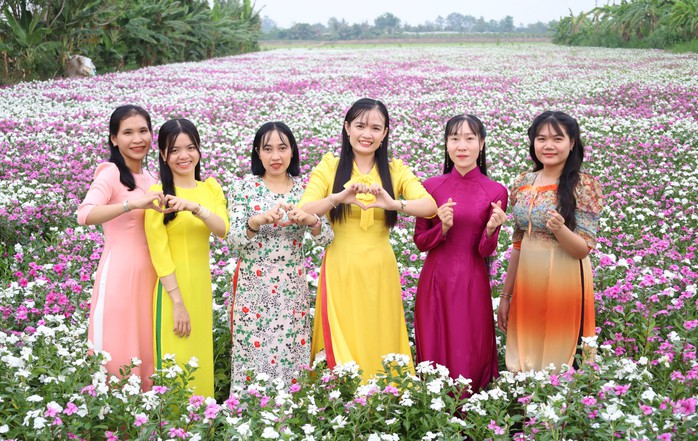 Vườn trồng cây thuốc Nam ở Cần Thơ bất ngờ trở thành điểm check-in hút khách- Ảnh 3. Vườn trồng cây thuốc Nam ở Cần Thơ bất ngờ trở thành điểm check-in hút khách- Ảnh 3.