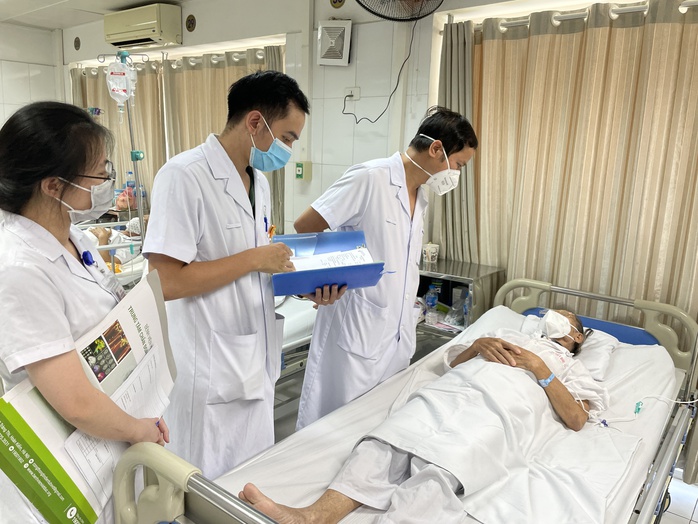 Đủ căn cứ để mua sắm, vì sao bệnh viện vẫn thiếu thuốc, vật tư?- Ảnh 2. Đủ căn cứ để mua sắm, vì sao bệnh viện vẫn thiếu thuốc, vật tư?- Ảnh 2.