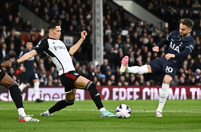 Tottenham thua sốc trận derby London, sân Craven Cottage mở hội- Ảnh 2. Tottenham thua sốc trận derby London, sân Craven Cottage mở hội- Ảnh 2.