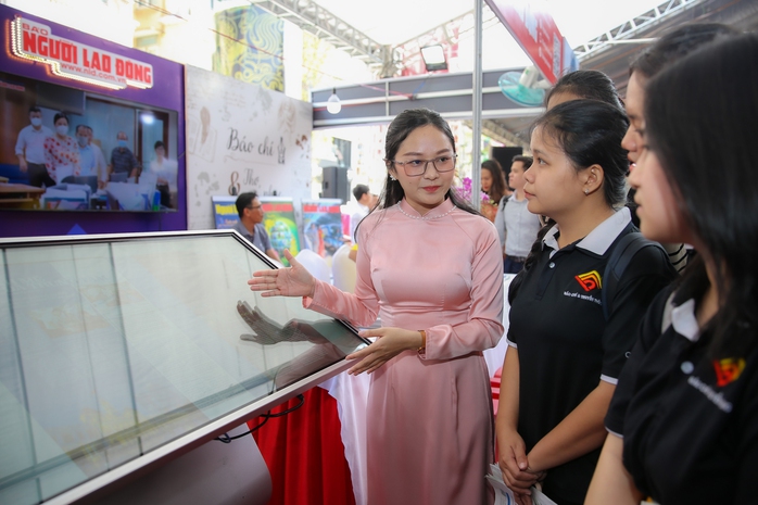 Báo chí đồng lòng phụng sự đất nước, phục vụ nhân dân- Ảnh 1.