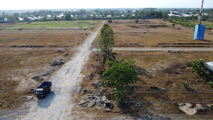 Khởi tố vụ án bán đất chênh lệch giá hơn 11 tỉ đồng ở Cà Mau- Ảnh 2. Khởi tố vụ án bán đất chênh lệch giá hơn 11 tỉ đồng ở Cà Mau- Ảnh 2.