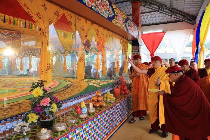 Đức Drukpa Thuksey Rinpoche chia sẻ cách đối diện với thách thức của đời sống hiện đại- Ảnh 3. Đức Drukpa Thuksey Rinpoche chia sẻ cách đối diện với thách thức của đời sống hiện đại- Ảnh 3.