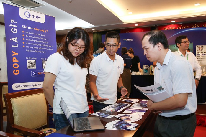 Doanh nghiệp tìm hiểu về CĐS tại một buổi hội thảoẢnh: Hoàng Triều Doanh nghiệp tìm hiểu về CĐS tại một buổi hội thảoẢnh: Hoàng Triều