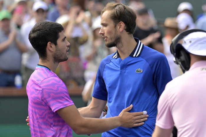 Đánh bại Medvedev, Alcaraz lập loạt kỷ lục ở Indian Wells- Ảnh 2. Đánh bại Medvedev, Alcaraz lập loạt kỷ lục ở Indian Wells- Ảnh 2.