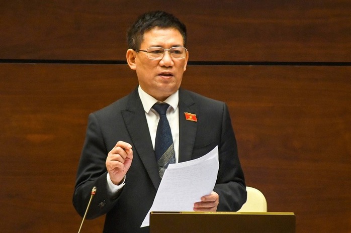 UBTVQH chất vấn lĩnh vực tài chính, trong đó trách nhiệm trả lời chính là Bộ trưởng Tài chính Hồ Đức Phớc
