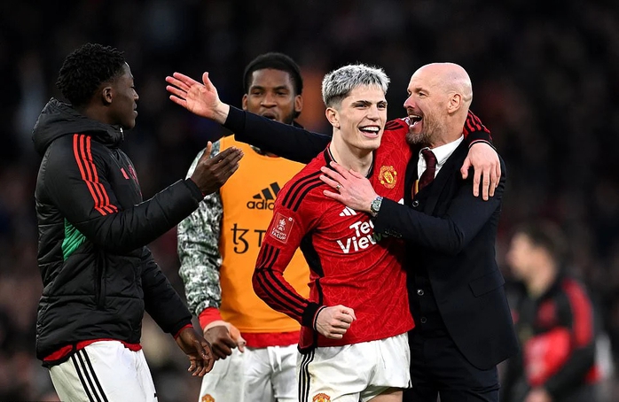 Man United gia hạn hợp đồng 2 năm với Erik ten Hag- Ảnh 4. Man United gia hạn hợp đồng 2 năm với Erik ten Hag- Ảnh 4.