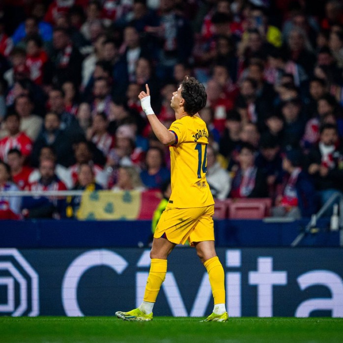 Atletico Madrid thảm bại trước Barcelona trên sân nhà- Ảnh 1. Atletico Madrid thảm bại trước Barcelona trên sân nhà- Ảnh 1.