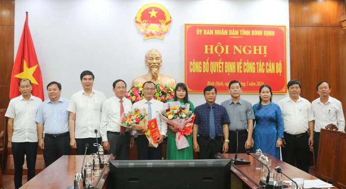 Bình Định có 2 tân phó giám đốc Sở Kế hoạch - Đầu tư và Sở Lao động - Thương binh - Xã hội- Ảnh 1. Bình Định có 2 tân phó giám đốc Sở Kế hoạch - Đầu tư và Sở Lao động - Thương binh - Xã hội- Ảnh 1.