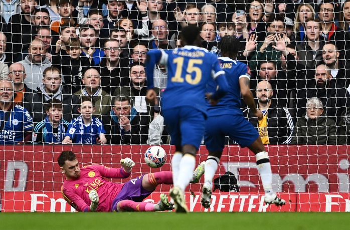 Sterling gieo Sterling gieo