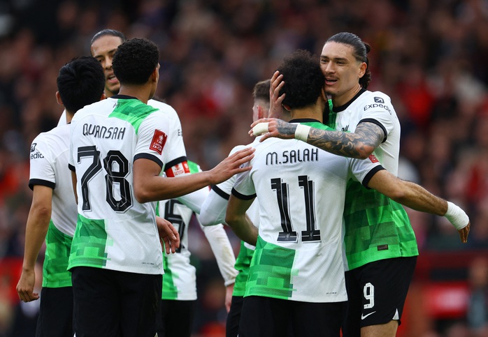 Liverpool vỡ mộng "ăn 4", HLV Klopp chúc mừng Man United- Ảnh 5. Liverpool vỡ mộng "ăn 4", HLV Klopp chúc mừng Man United- Ảnh 5.