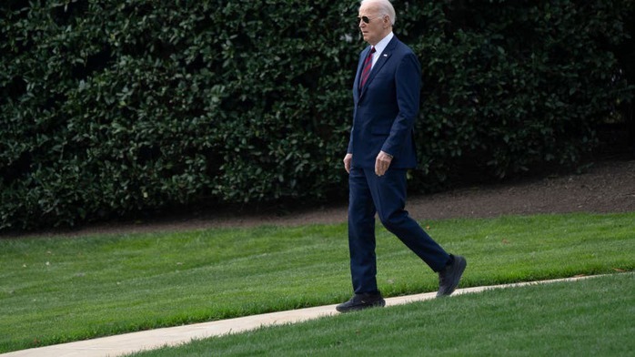 Đôi giày "bí ẩn" của Tổng thống Biden- Ảnh 1. Đôi giày "bí ẩn" của Tổng thống Biden- Ảnh 1.