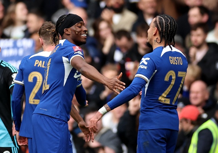 Sterling gieo Sterling gieo