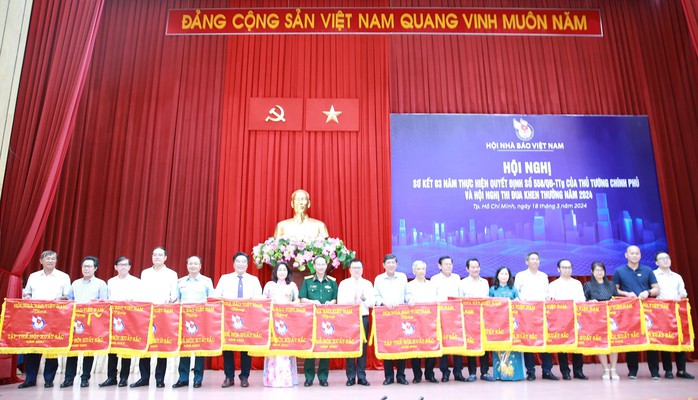 Hỗ trợ hoạt động sáng tạo tác phẩm báo chí chất lượng cao- Ảnh 1. Hỗ trợ hoạt động sáng tạo tác phẩm báo chí chất lượng cao- Ảnh 1.