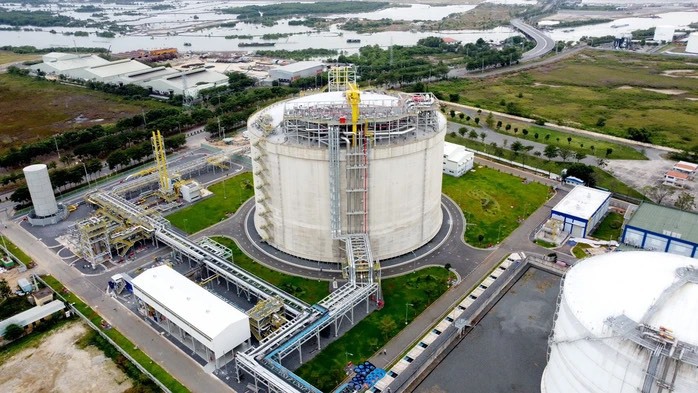 Chính thức đưa khí tự nhiên hóa lỏng vào phục vụ sản xuất công nghiệp- Ảnh 2. Chính thức đưa khí tự nhiên hóa lỏng vào phục vụ sản xuất công nghiệp- Ảnh 2.