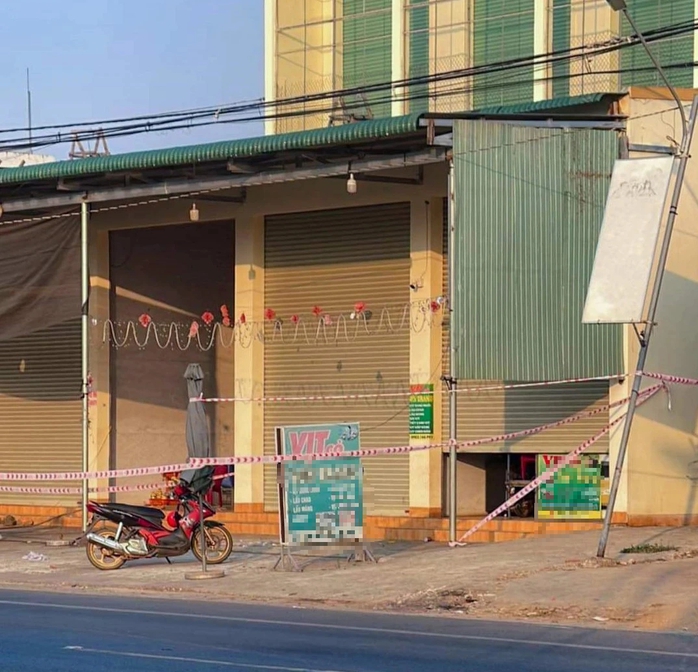 Một thanh niên bị đâm tử vong tại quán cháo vịt- Ảnh 1. Một thanh niên bị đâm tử vong tại quán cháo vịt- Ảnh 1.